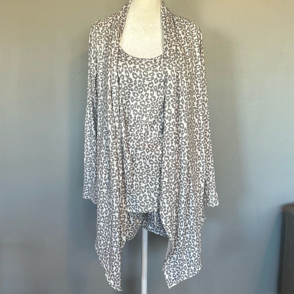 NWOT Wandering Dreams Super Soft Pajamas Size Medium